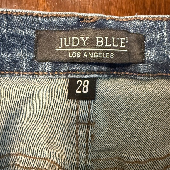 Judy Blue Jenni High Rise Cropped Jean (28) - Picture 4 of 10